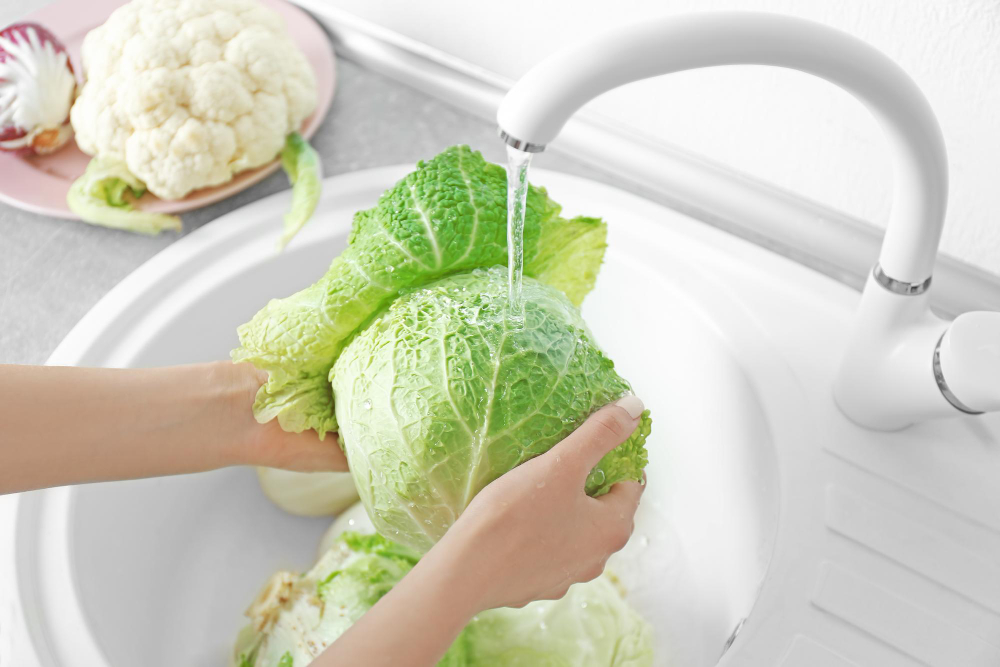 Rửa rau, củ, quả bằng muối Đề Gi Lý Phong
